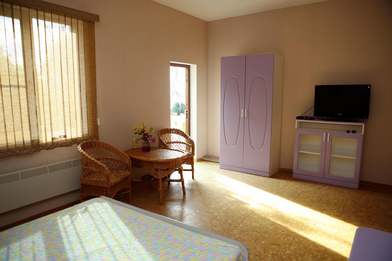 Mamzyshkha Guest House ガグラ エクステリア 写真